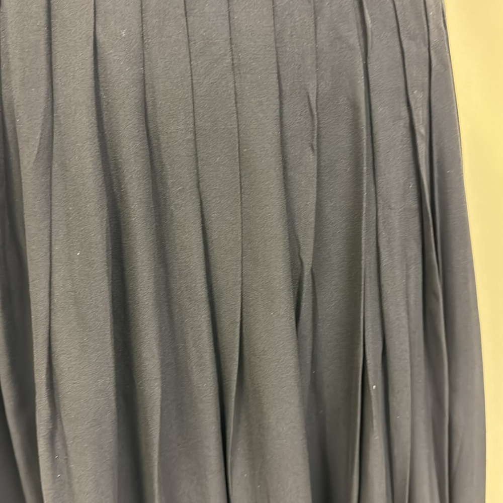 Plus size Talbots silk pleated black skirt - Picture 2 of 8